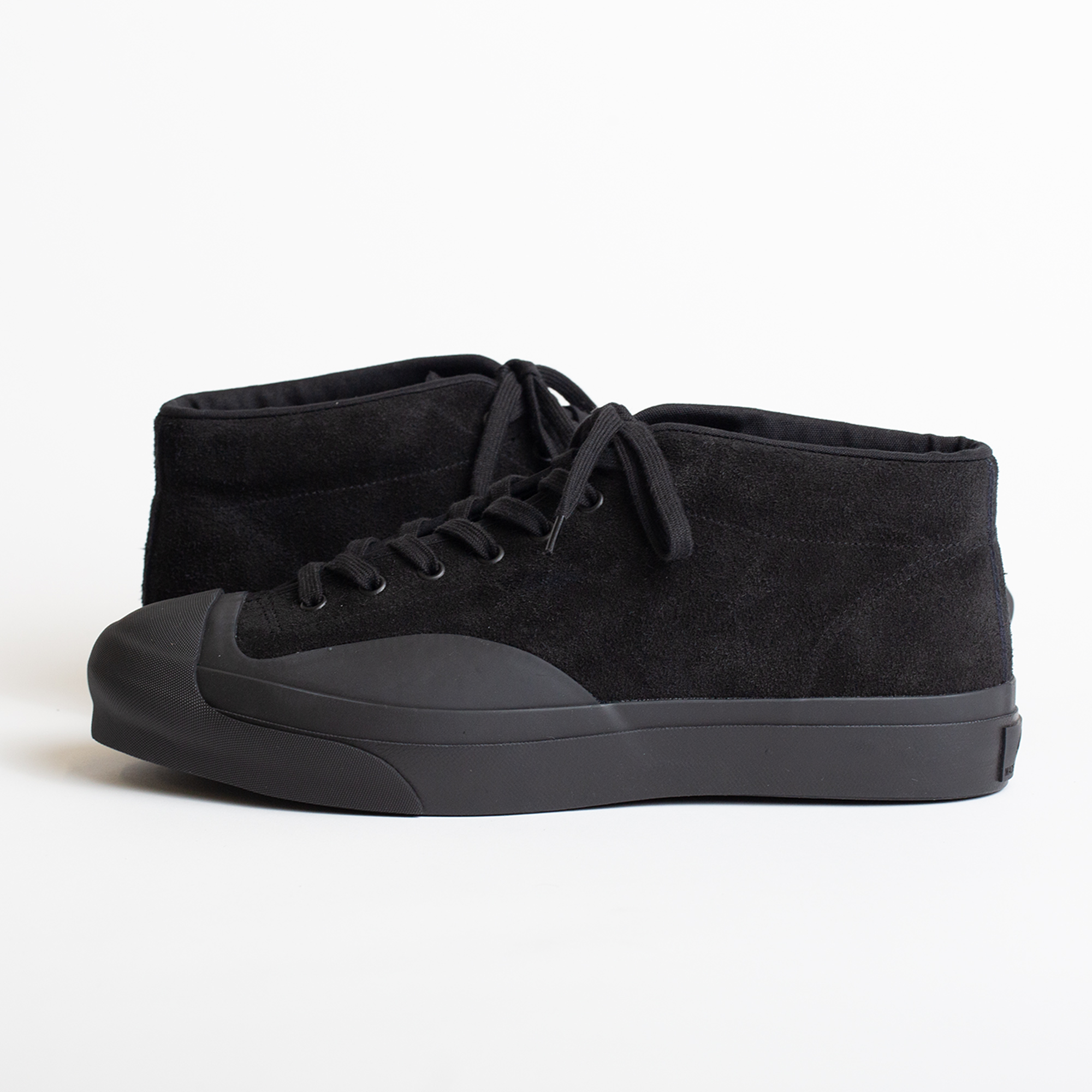 SIDEWALK shoes in Jet black color by Moonstar for Arpenteur