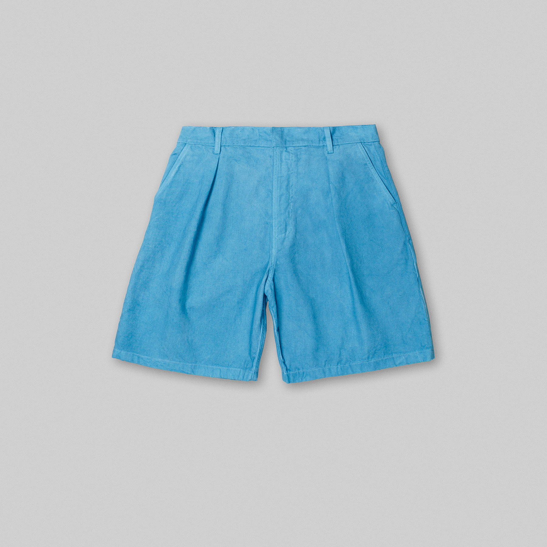 PAGE shorts by Arpenteur in Ice woad color