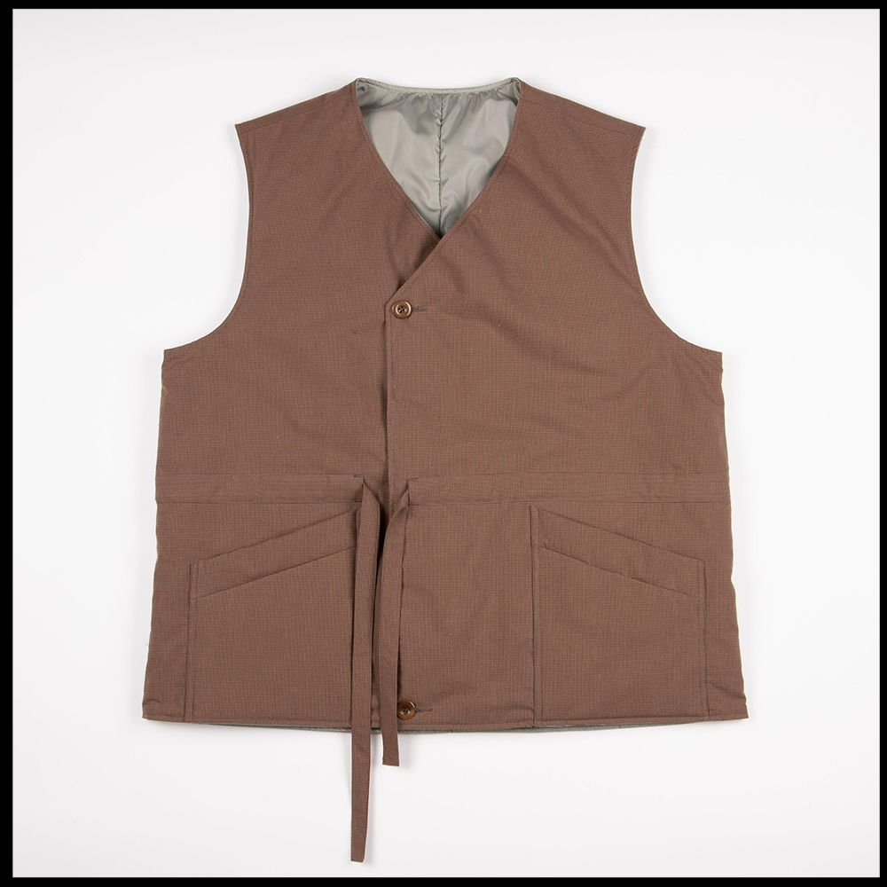LATERAL reversible vest in Beige/Mint grey color by Arpenteur