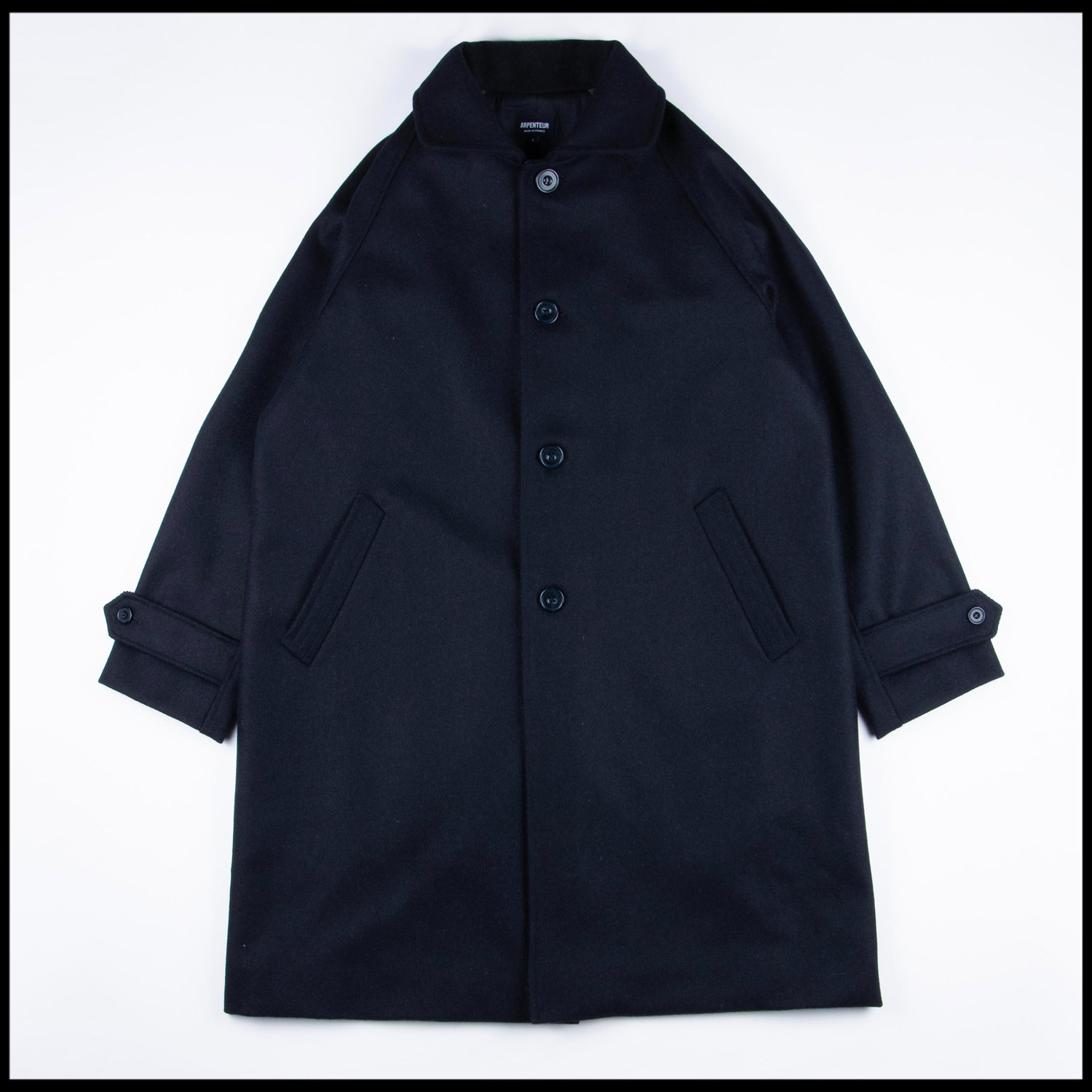 UTILE coat in Navy color by Arpenteur