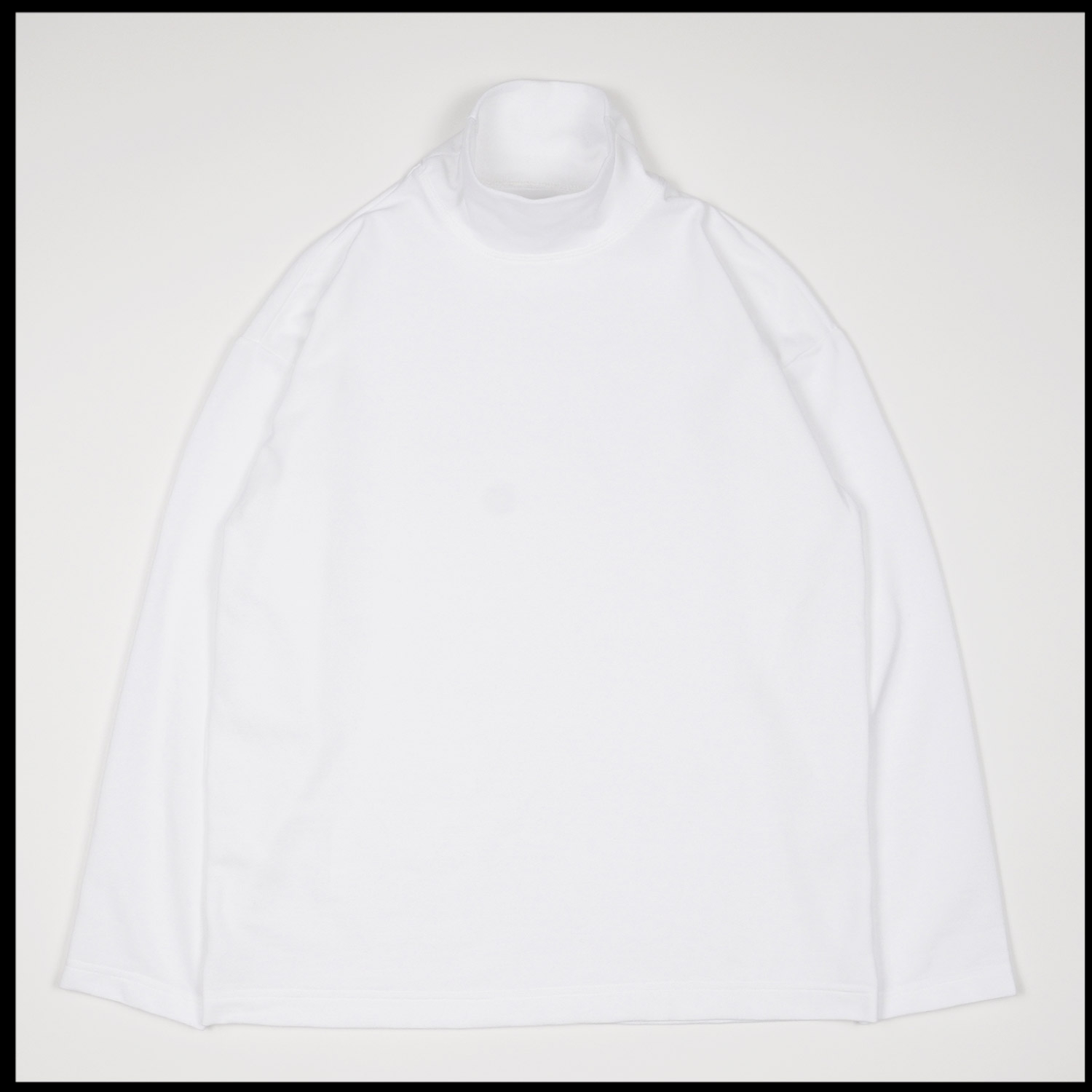 ORLO in White color by Arpenteur