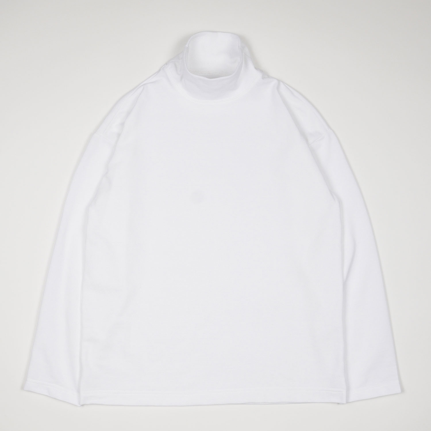 ORLO in White color by Arpenteur