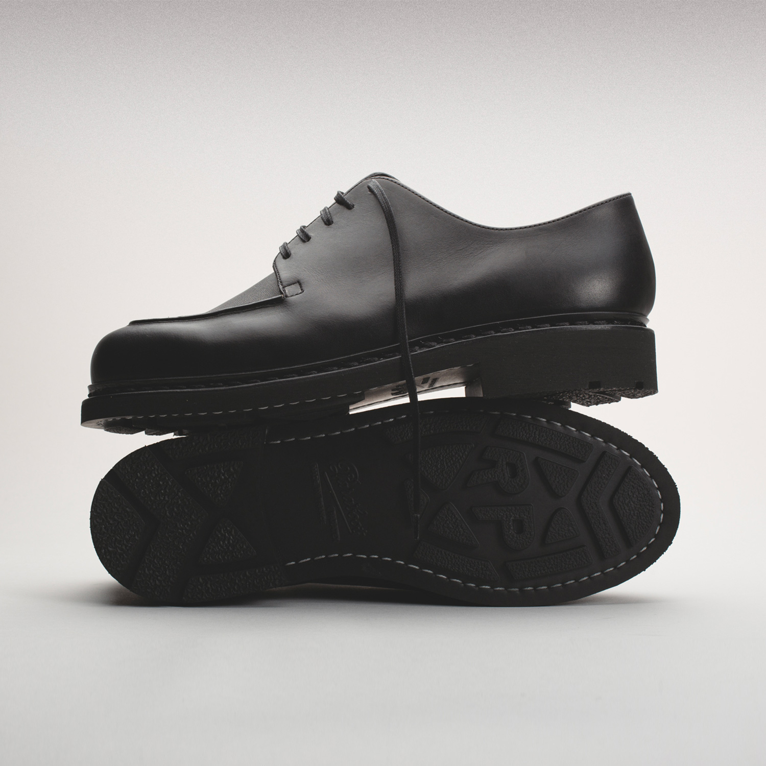 MIRAGE shoes in Black color by Arpenteur