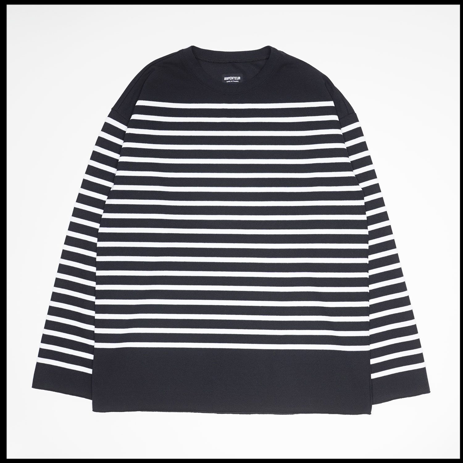 MARINE w in Navy White nautical color by Arpenteur