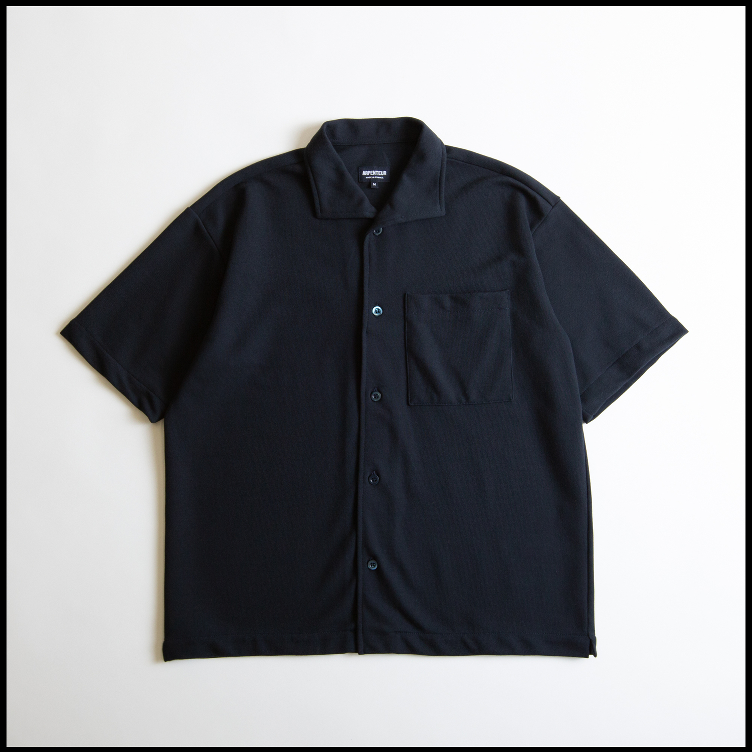Coral coloris Bleu nuit par Arpenteur