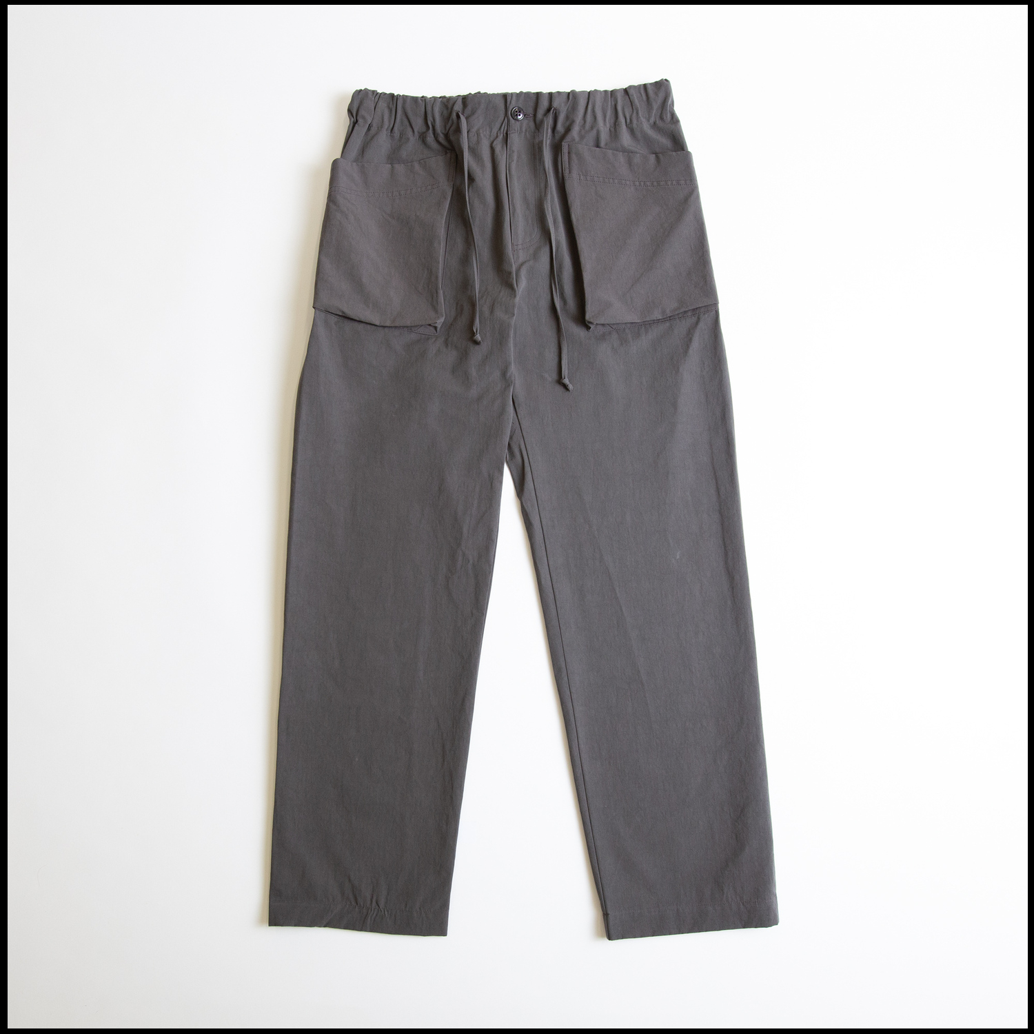 CARGO P coloris Gris foncé par Arpenteur
