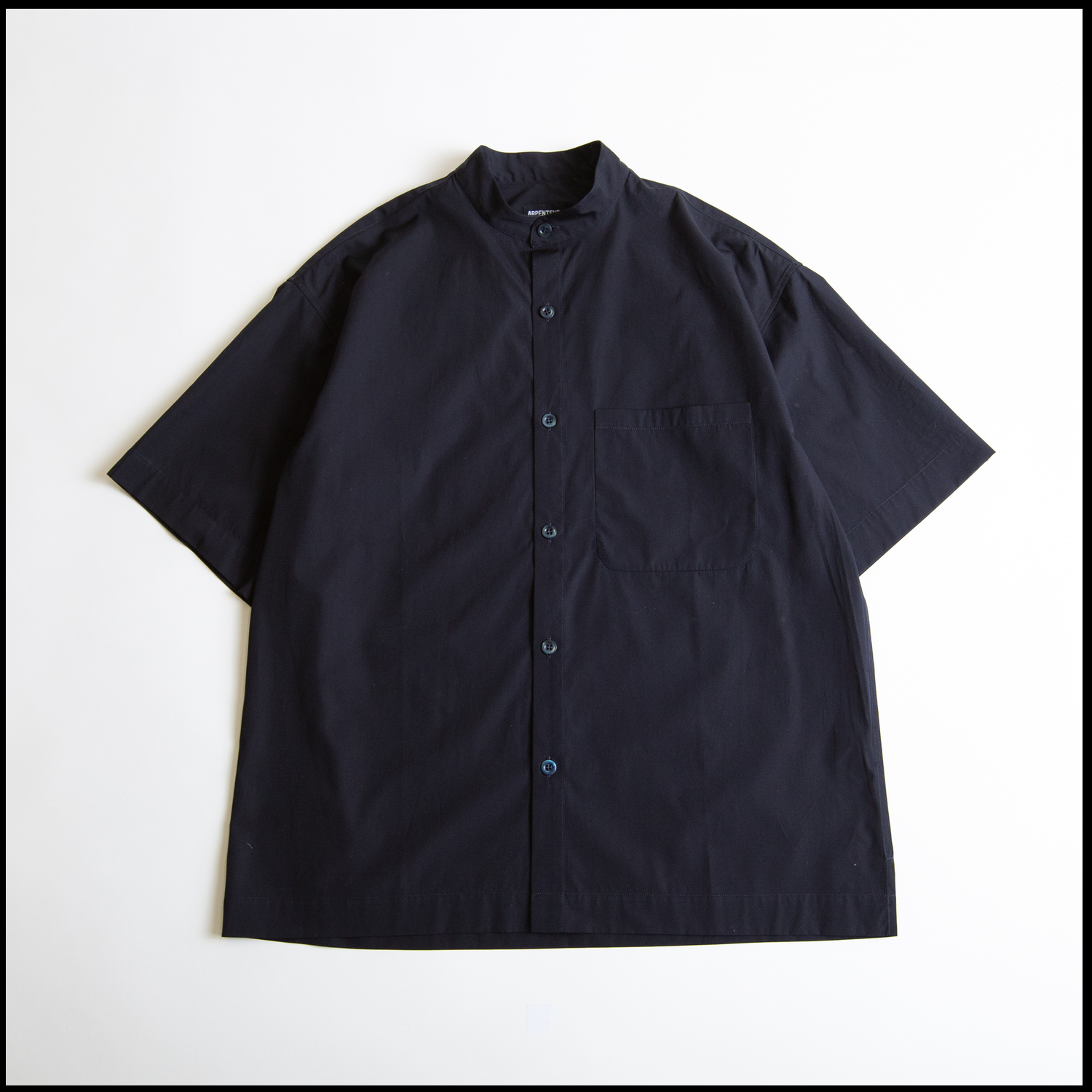 SQUARE coloris Bleu nuit par Arpenteur