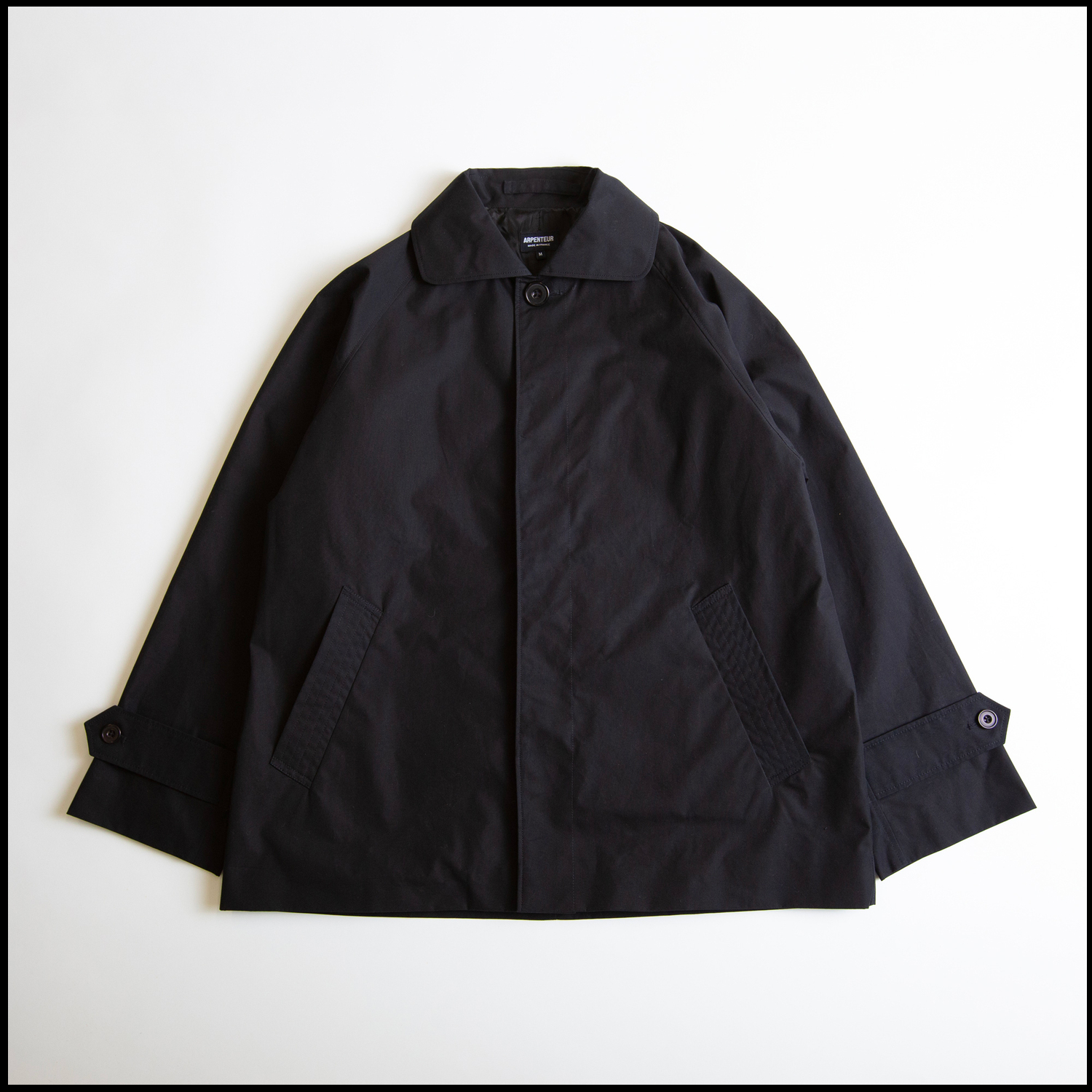 UTILE coloris Noir par Arpenteur