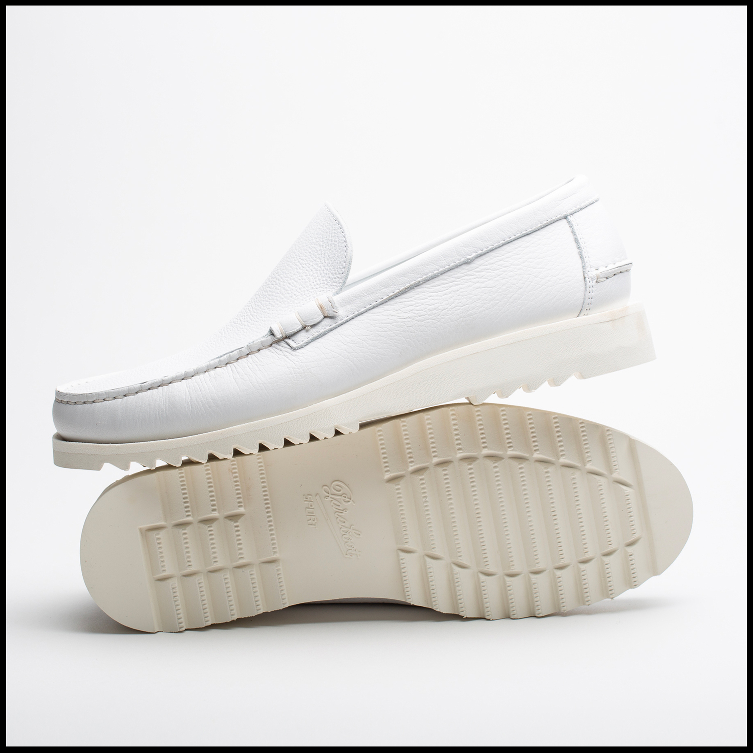 CLUB MOC in White color by Arpenteur