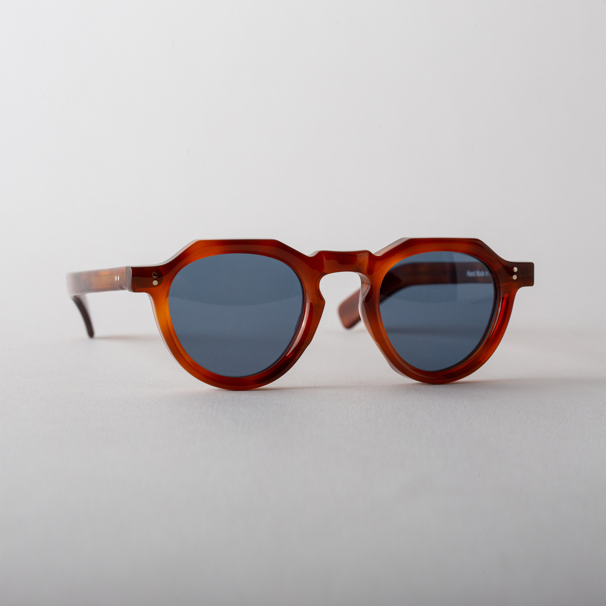 Sunglasses MOD.01 in Light Tortoise color by Arpenteur