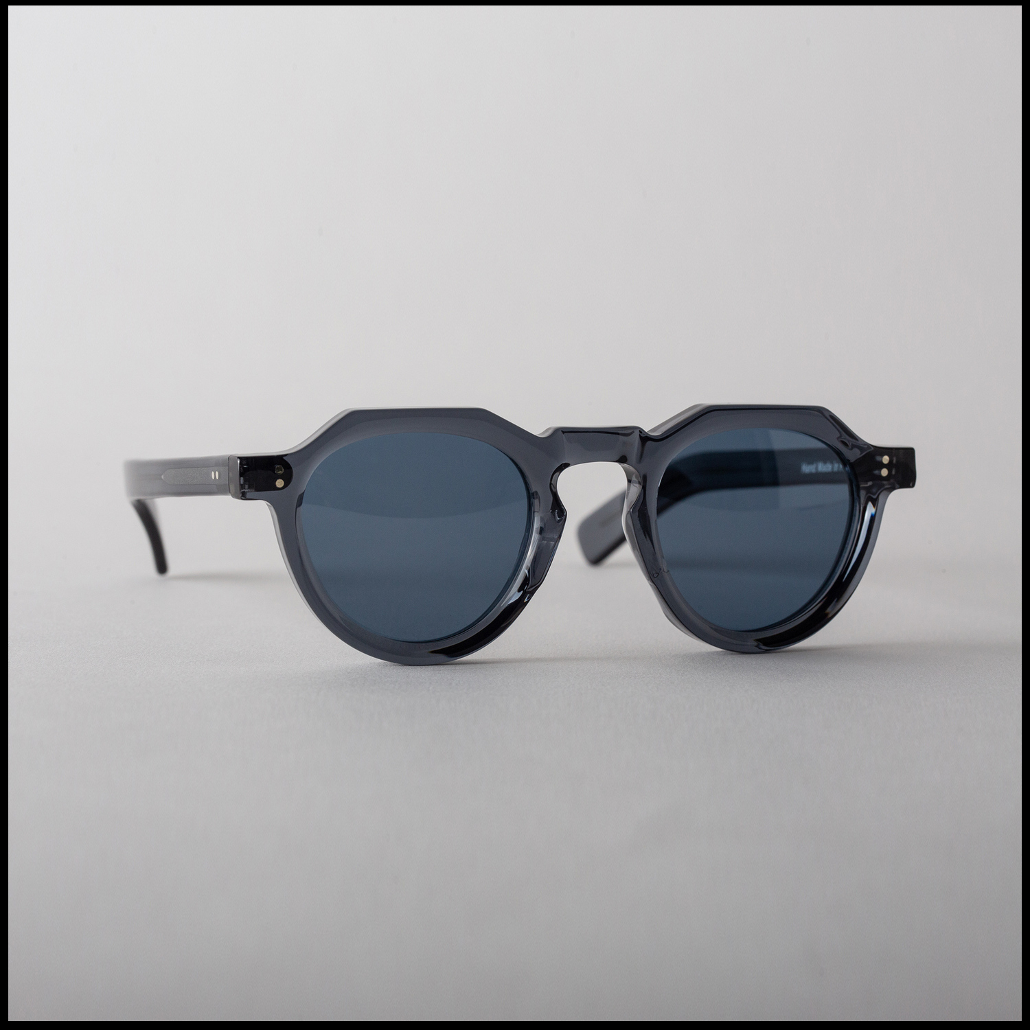 Lunettes MOD.01 coloris Bleu nuit par Arpenteur