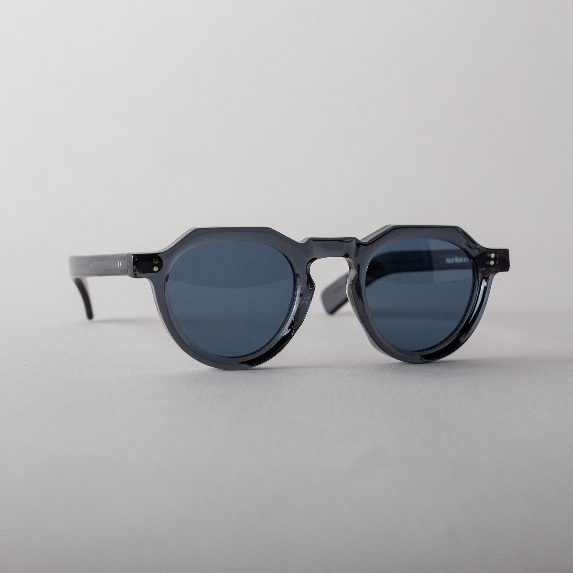 Sunglasses MOD.01 in Midnight color by Arpenteur