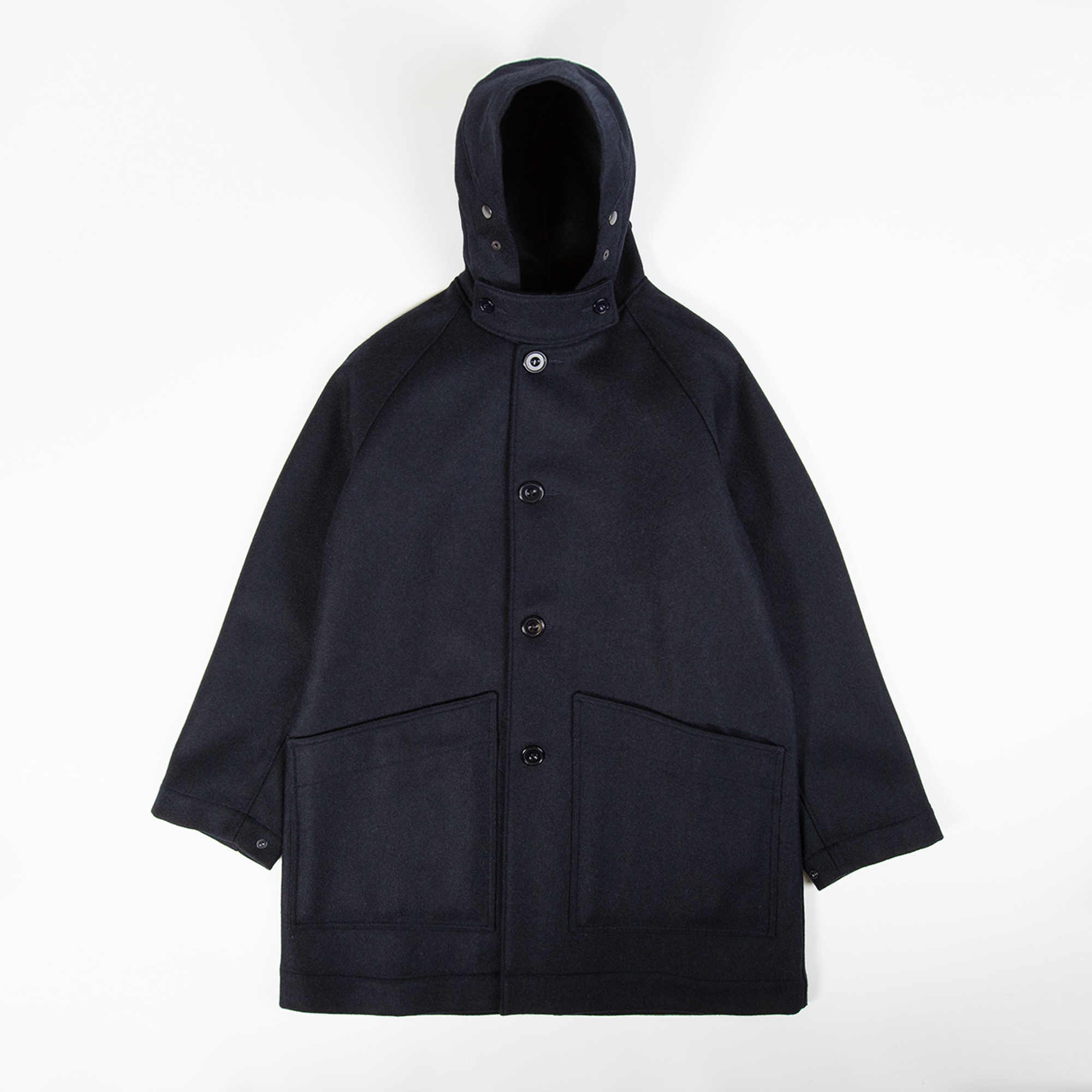 MANTEAU MEVI coloris Bleu nuit par Arpenteur