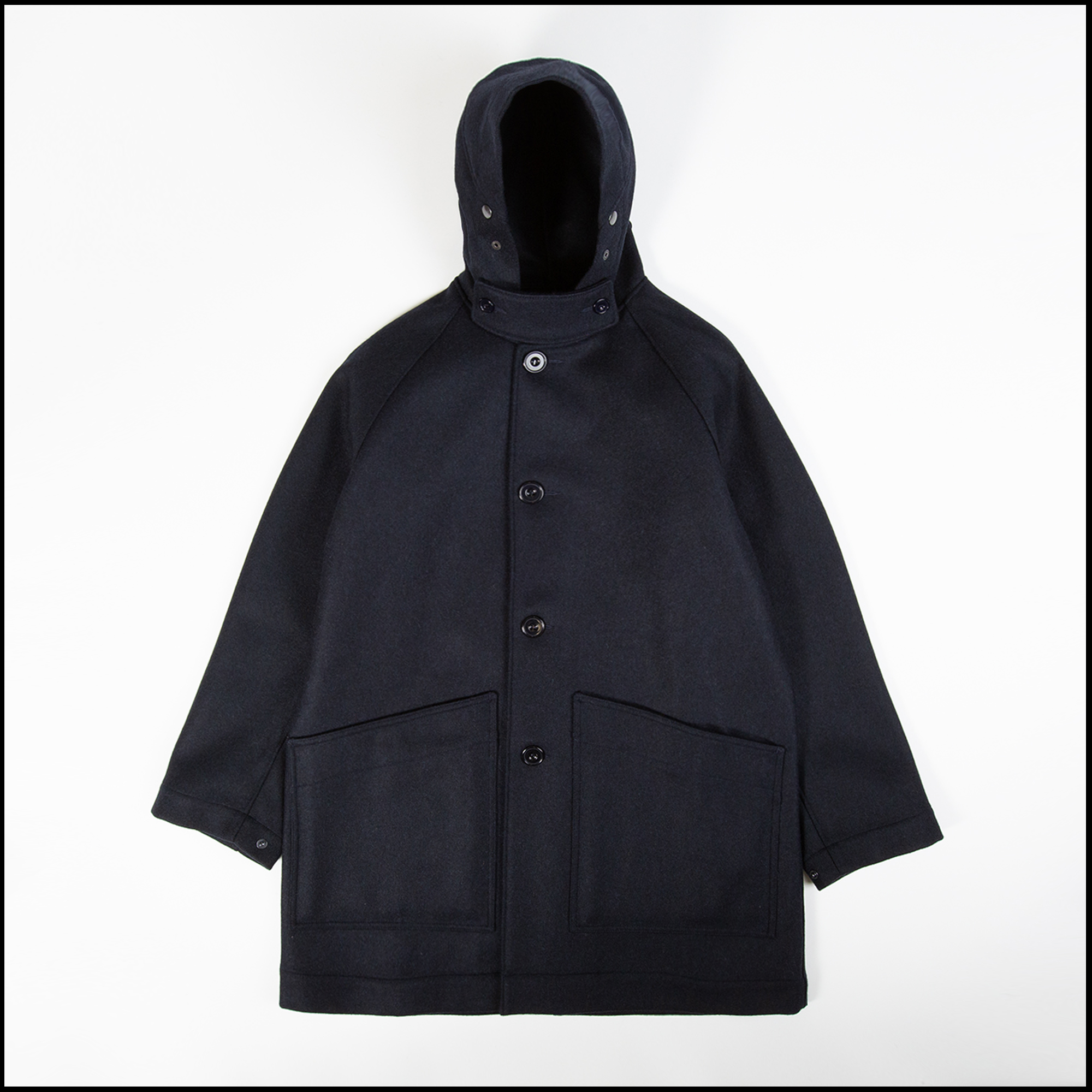 MANTEAU MEVI coloris Bleu nuit par Arpenteur