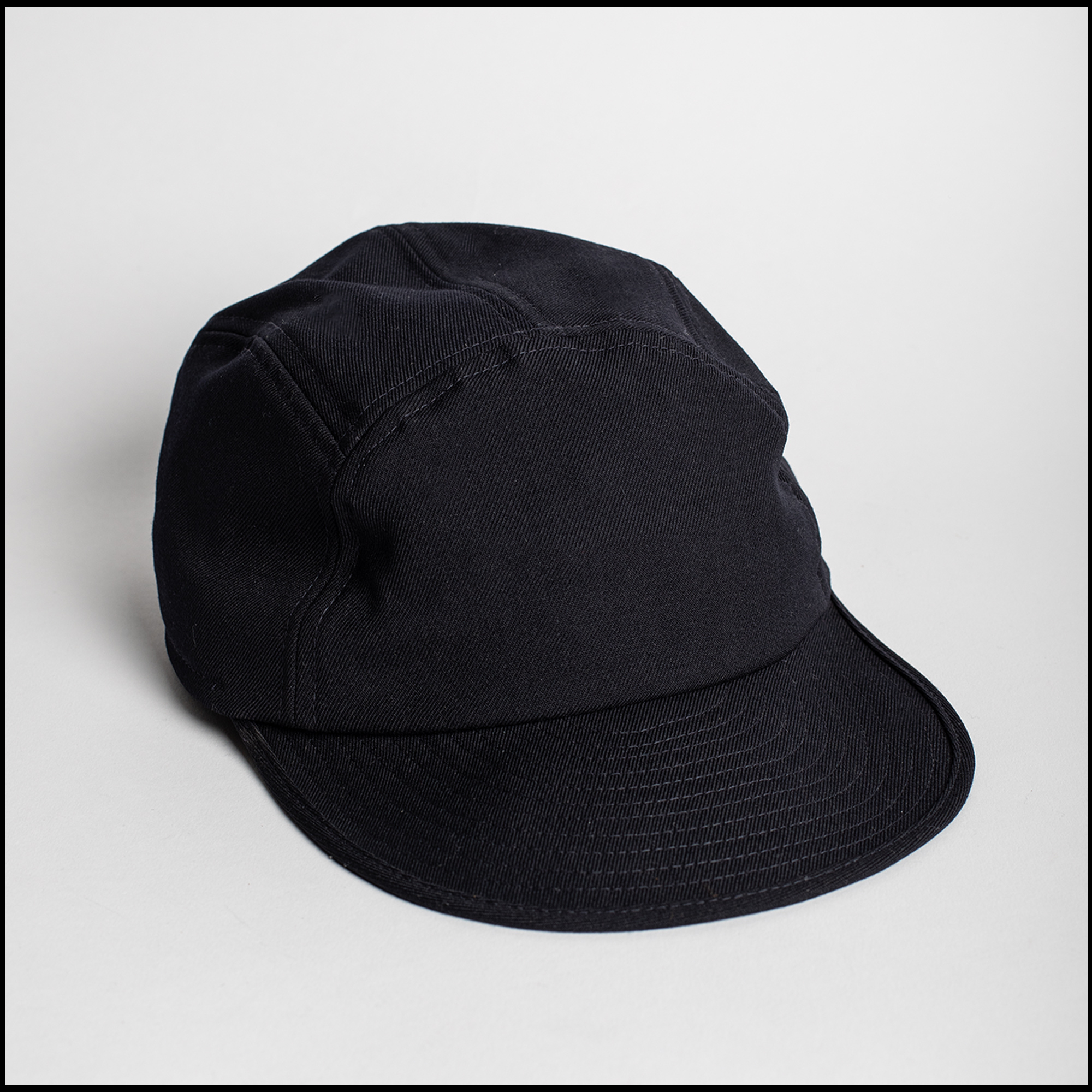 Casquette MARINA en laine Bleu nuit par Arpenteur